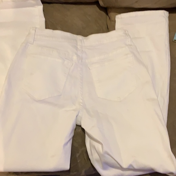 White HALSTON size 2 jeans.   Straight cut.   NWT - Picture 2 of 3